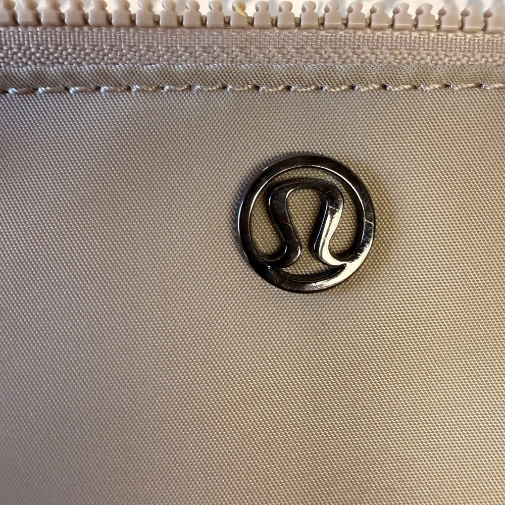 Lululemon Beige Wristlet Lululemon Curved Wristlet - Picture 8 of 8